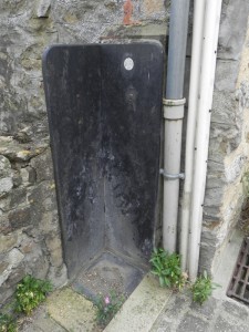 Saint Denis d'Anjou, urinoir (2)