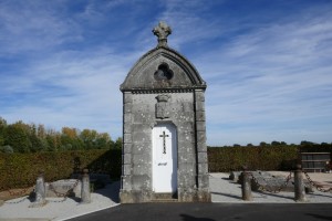 Beaulieu sur Oudon, chapelle funéraire de la Sayette 01