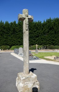 Brûlatte (la)croix du cimetière