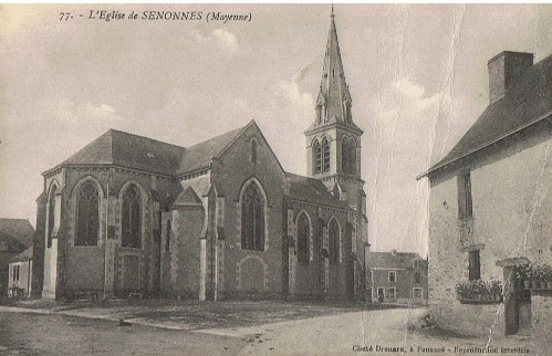 Place de l'église avant l'élévation (CPA Drouard)